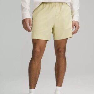 LULULEMON MENS BOWLINE SHORT YELLOW 5” LARGE